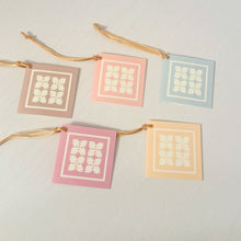 Load image into Gallery viewer, Hawaiian Quilt - Square Gift Tags / Mini Cards (Set of 5)